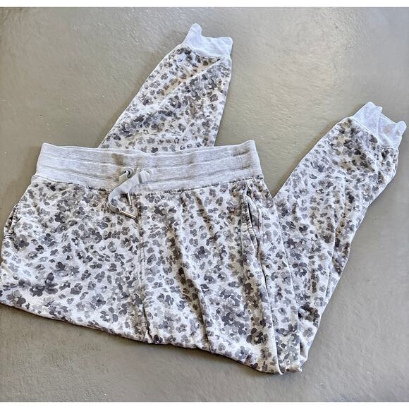 Athleta Balance Jogger Gray Cheetah Print Sweatpants Small - Picture 2 of 11